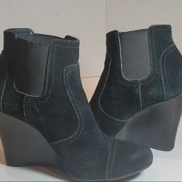 TORY BURCH Black Suede Wedge Booties w Gold Hardware - Picture 6 of 12